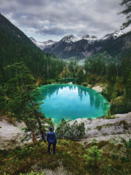 alpen-see-bergsee-wanderer-bergsteiger-1805120614