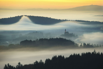 bayern-landschaft-kirche-1710150714