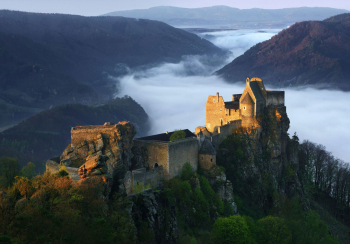 burg-aggstein-oesterreich-donau-1704090637