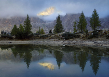 dolomiten-bergsee-spiegelung-1509300741