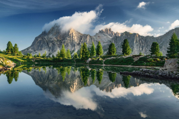 dolomiten-bergsee-spiegelung-1908090542