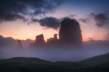 dolomiten-felsturm-nebel-cinque-torri-1908110437