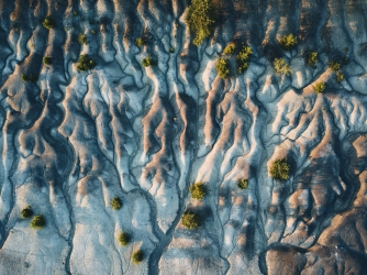 drohnenaufnahme-abstrakte-landschaft-1807182035