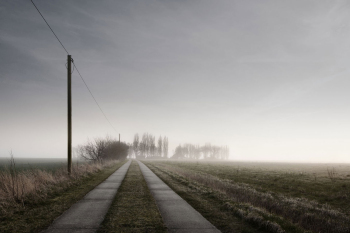 hinterland-einsam-verlassen-landschaft-1703281918