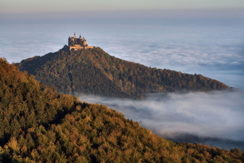 hohenzollern-schloss-burg-nebel-1810040752