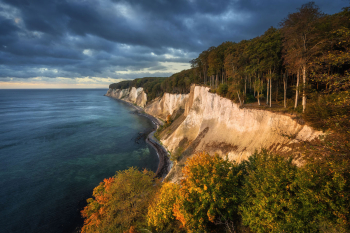 jasmund-ruegen-felsen-klippen-aussicht-wald-2210060725