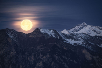 mond-alpen-trentino-adamello-2111190653