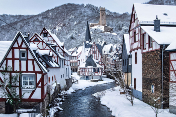 monreal-dorf-fachwerk-winter-1901311646