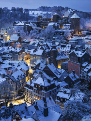 monschau-eifel-blaue-stunde-winter-1902280654