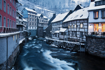 monschau-fachwerk-winter-1901301836