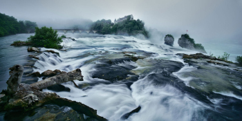 rheinfall-schaffhausen-schweiz-nebel-1706060558