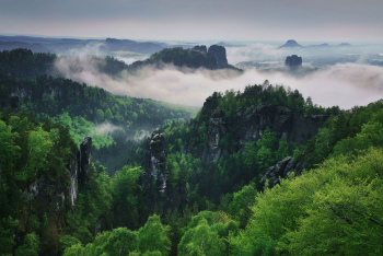 saechsische-schweiz-landschaft-elbsandsteingebirge-17051320361705132036