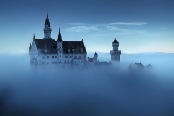 schloss-neuschwanstein-sonnenaufgang-nebel-1809160800