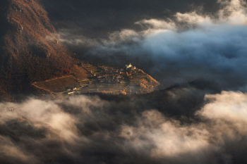 trentino-alpen-schoenes-dorf-2111180841